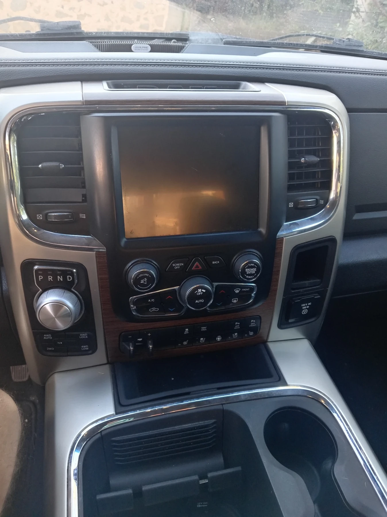 Dodge RAM 1500 5.7 Hemi  Laramie, снимка 12 - Автомобили и джипове - 55852764