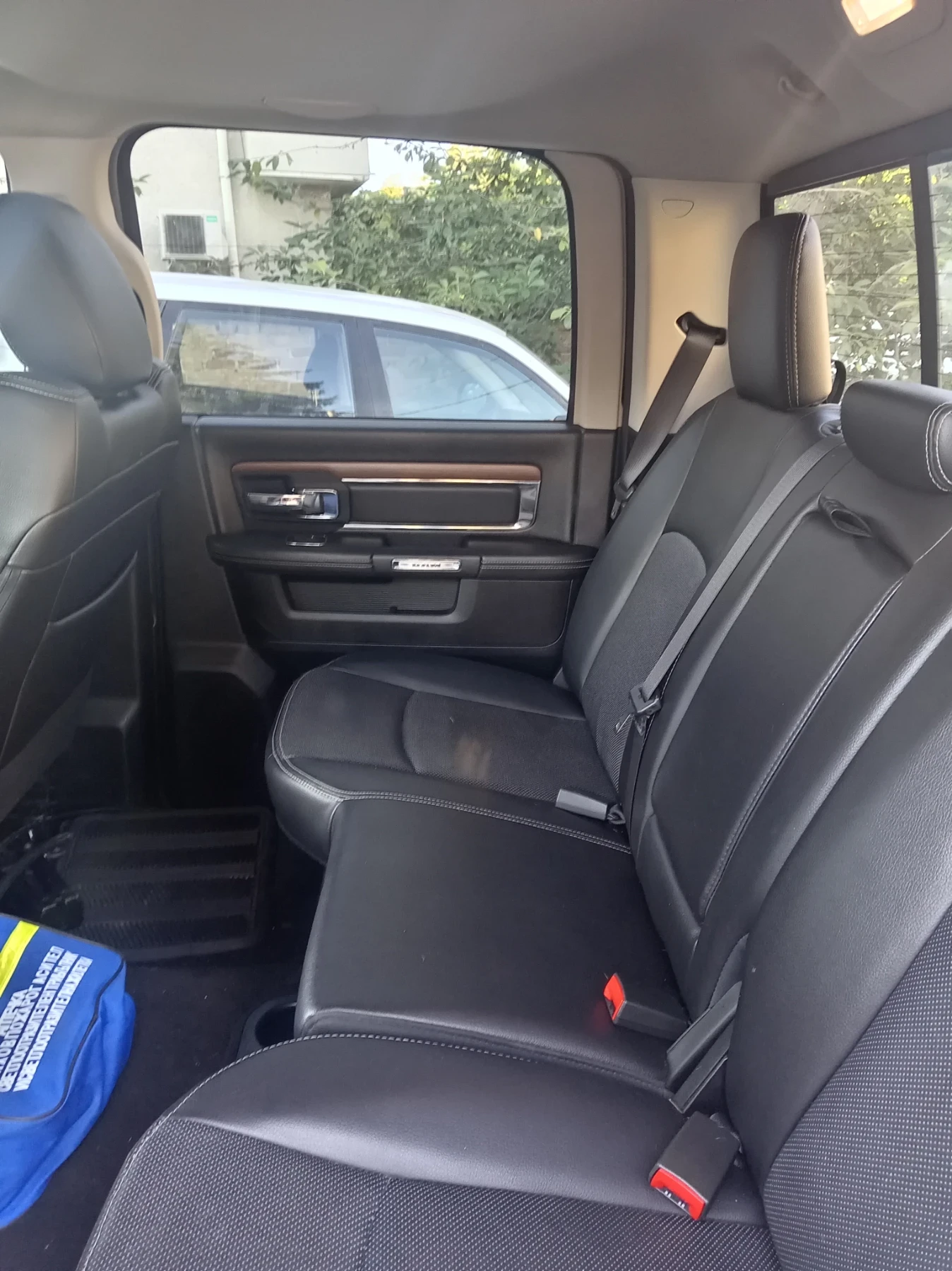 Dodge RAM 1500 5.7 Hemi  Laramie, снимка 7 - Автомобили и джипове - 55852764