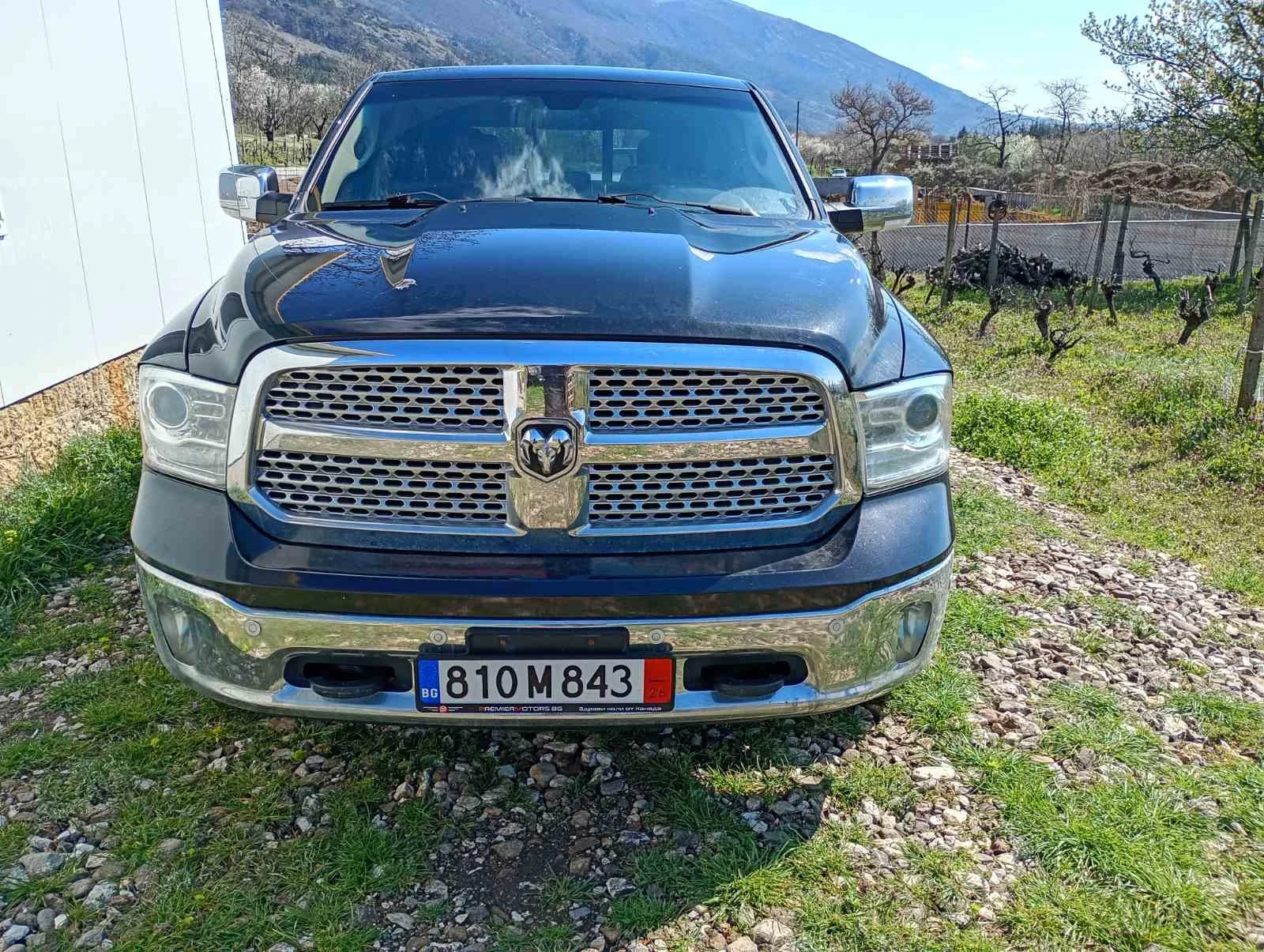 Dodge RAM 1500 5.7 Hemi  Laramie, снимка 2 - Автомобили и джипове - 55852764