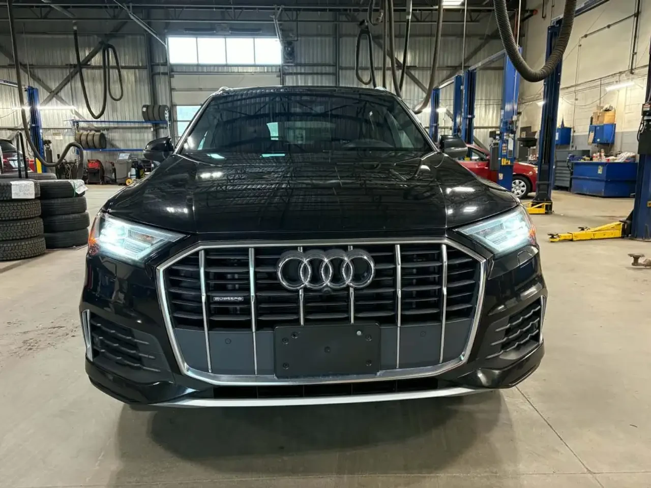 Audi Q7, снимка 2 - Автомобили и джипове - 56226736