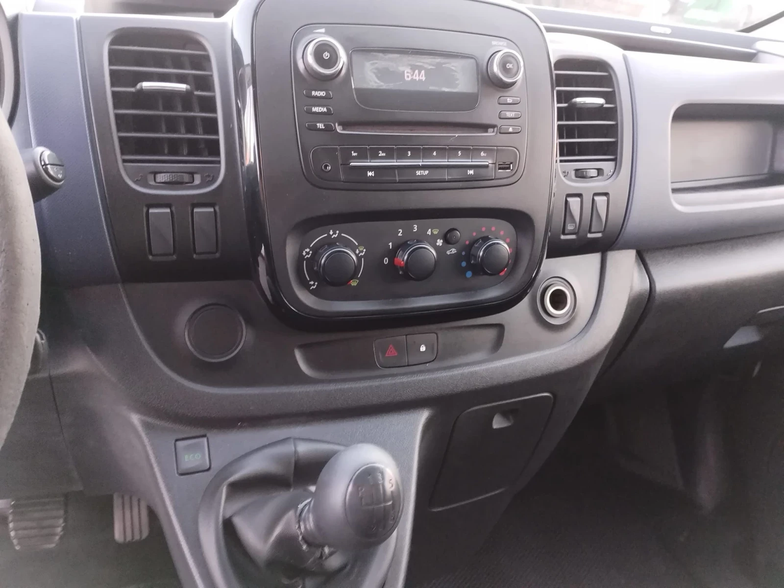 Opel Vivaro 1.6DCTI, 90кс.без климатик - изображение 8