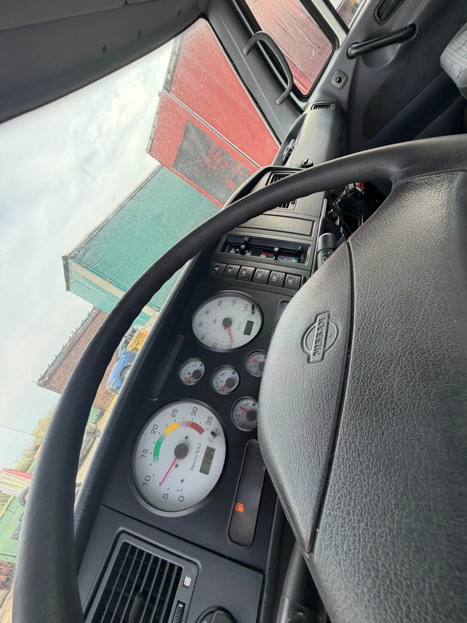 Nissan Atleon Нов нос, снимка 4 - Камиони - 54257910