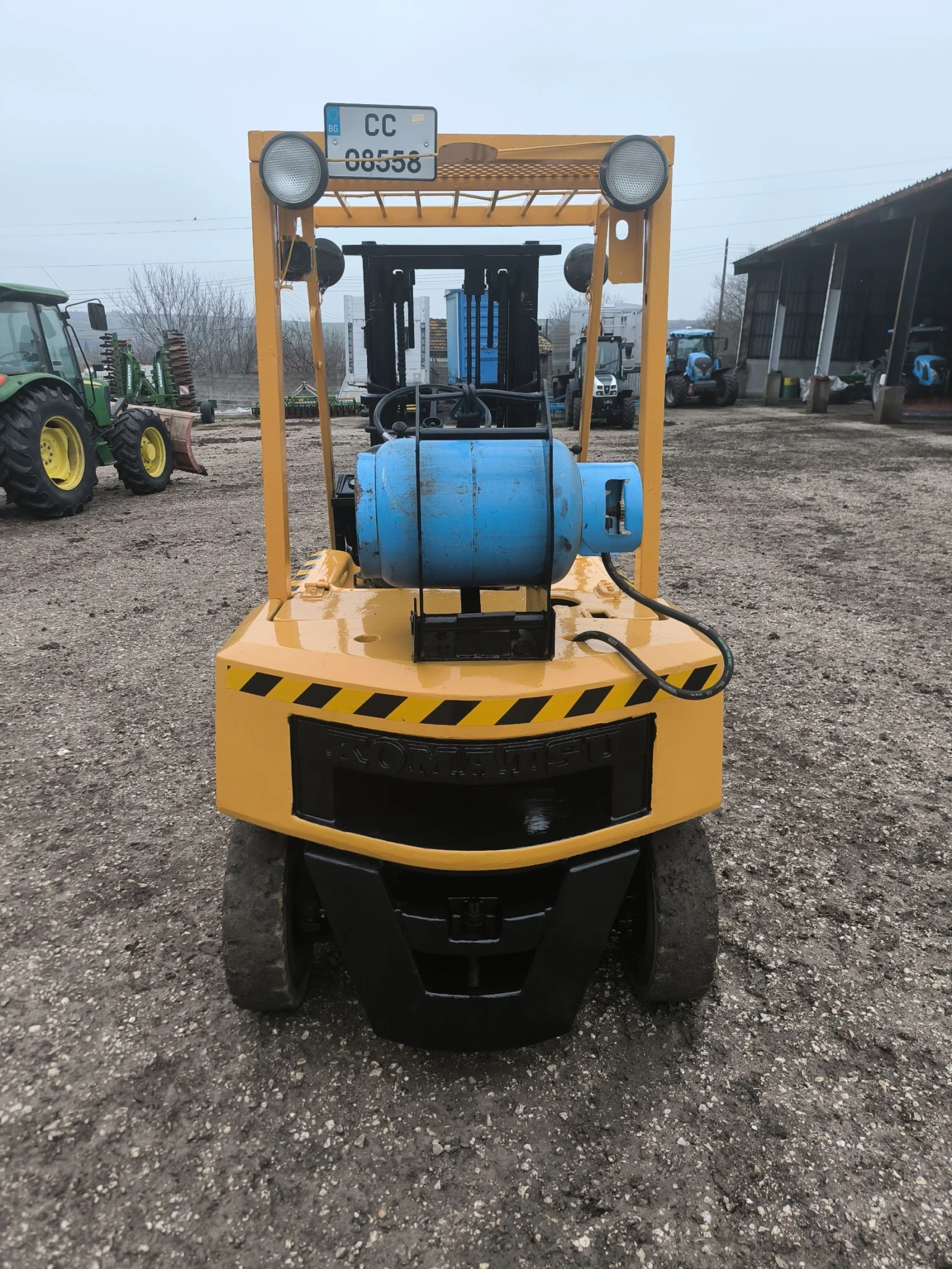 ������� Komatsu  Nissan | Mobile.bg � ����������� 7