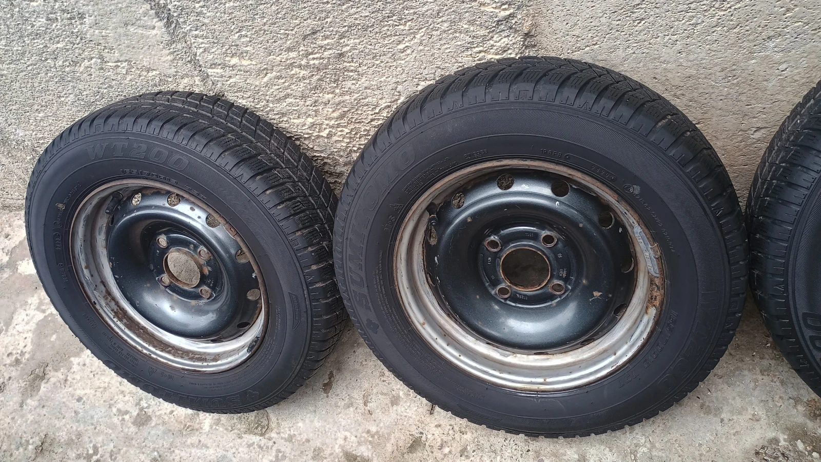 Гуми Зимни 165/70R13, снимка 3 - Гуми и джанти - 55225462