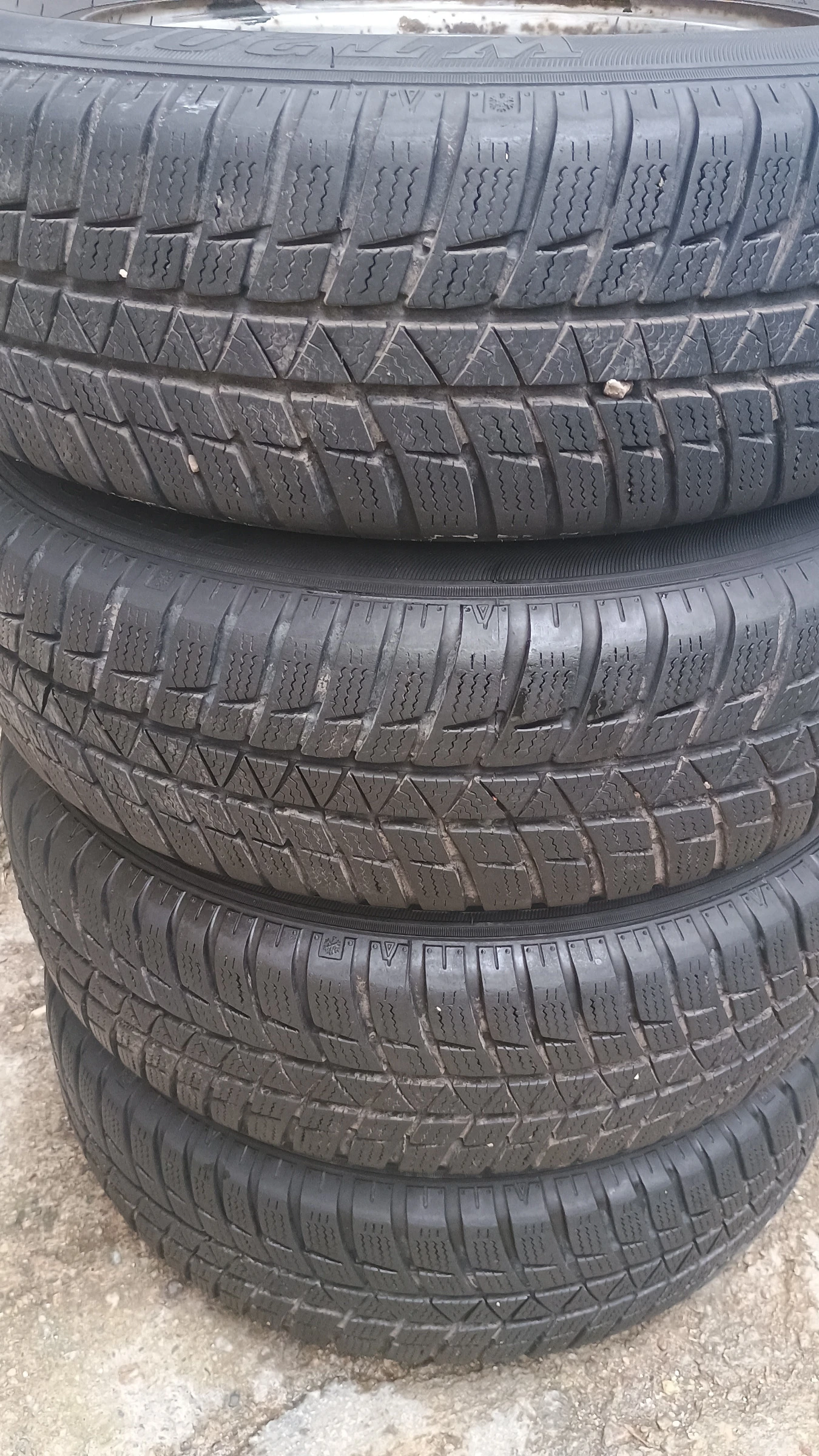 Гуми Зимни 165/70R13