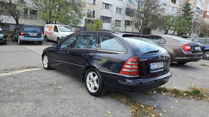 Mercedes-Benz C 220 Колата е в движение продава се от собственик, снимка 4 - Автомобили и джипове - 48037285