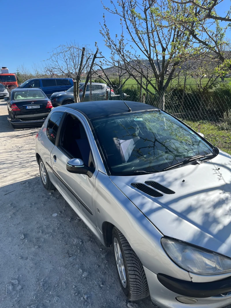 Peugeot 206 1.1, снимка 9 - Автомобили и джипове - 49390108