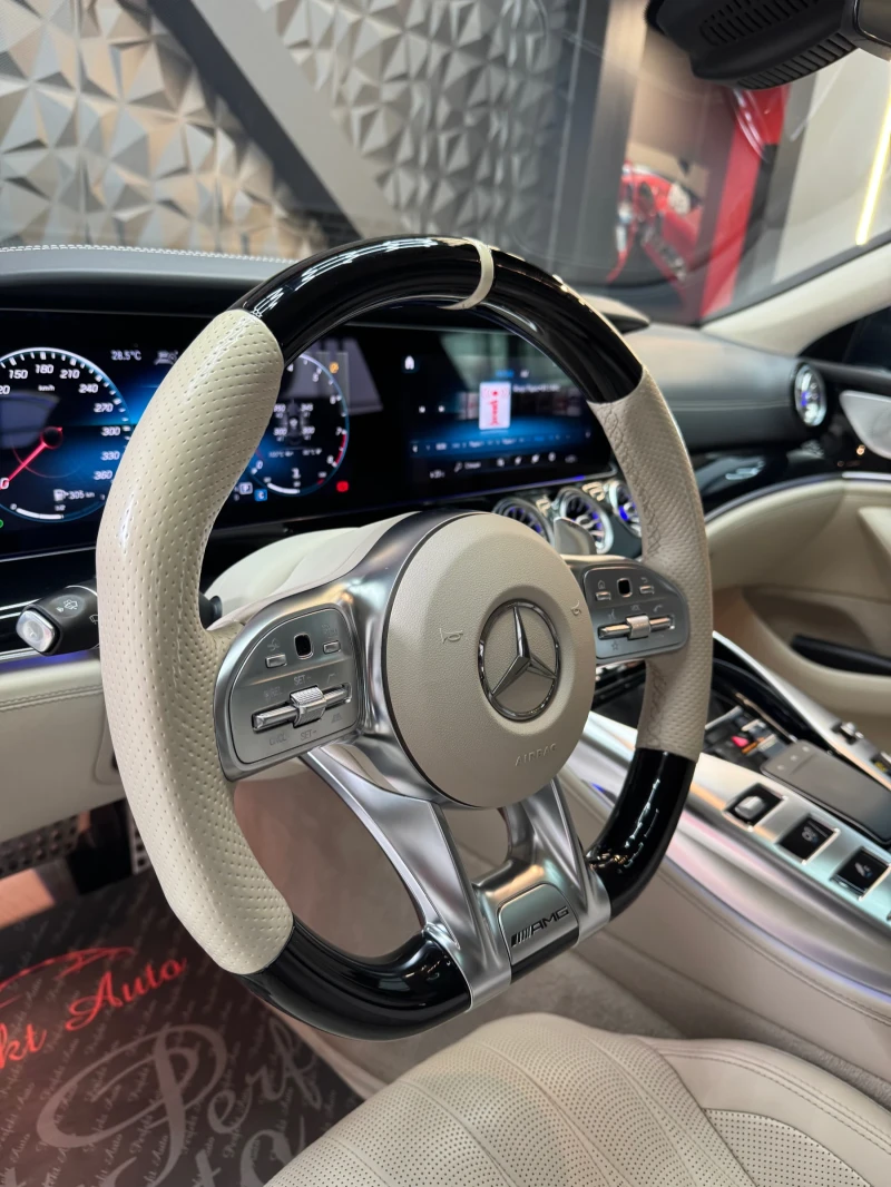 Mercedes-Benz GT 63s AMG 4 MATIC+ * BURMESTER* FULL Екстри* HEAD UP, снимка 15 - Автомобили и джипове - 51257336