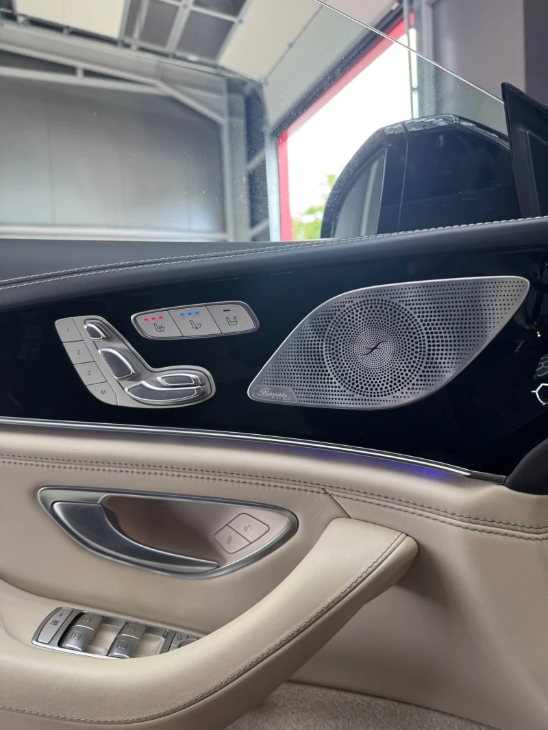 Mercedes-Benz GT 63s AMG 4 MATIC+ * BURMESTER* FULL Екстри* HEAD UP, снимка 11 - Автомобили и джипове - 51257336
