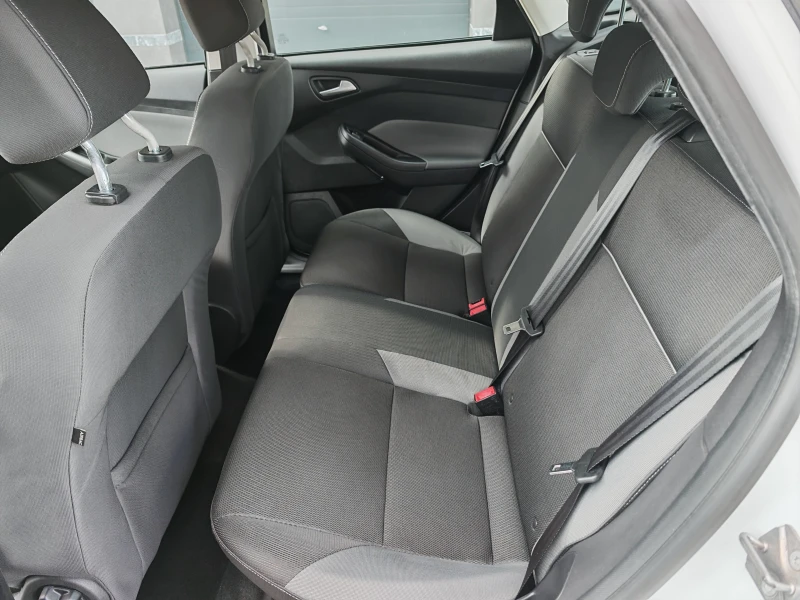 Ford Focus 1.0 BENZIN 101 kN, снимка 13 - Автомобили и джипове - 52497362