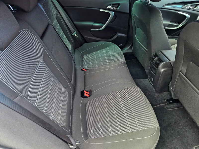 Opel Insignia 2.0T-250kc-4х4-OPC, снимка 11 - Автомобили и джипове - 52709400