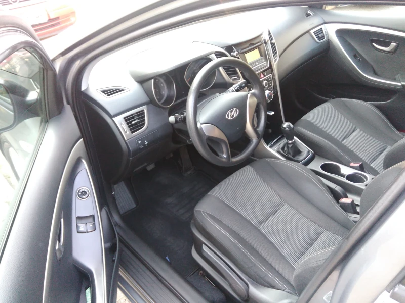 Hyundai I30 CRDI, снимка 3 - Автомобили и джипове - 53024137