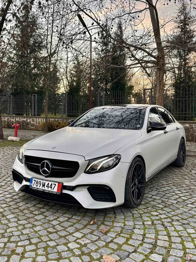Mercedes-Benz E 220 Amg pack* Digital* Burmester, снимка 2 - Автомобили и джипове - 53361561