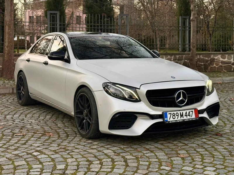 Mercedes-Benz E 220 Amg pack* Digital* Burmester, снимка 4 - Автомобили и джипове - 53361561