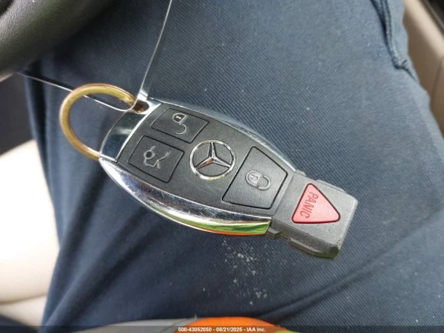 Mercedes-Benz C 300 Burmester* Подгрев* Keyless* Pano*  - изображение 10