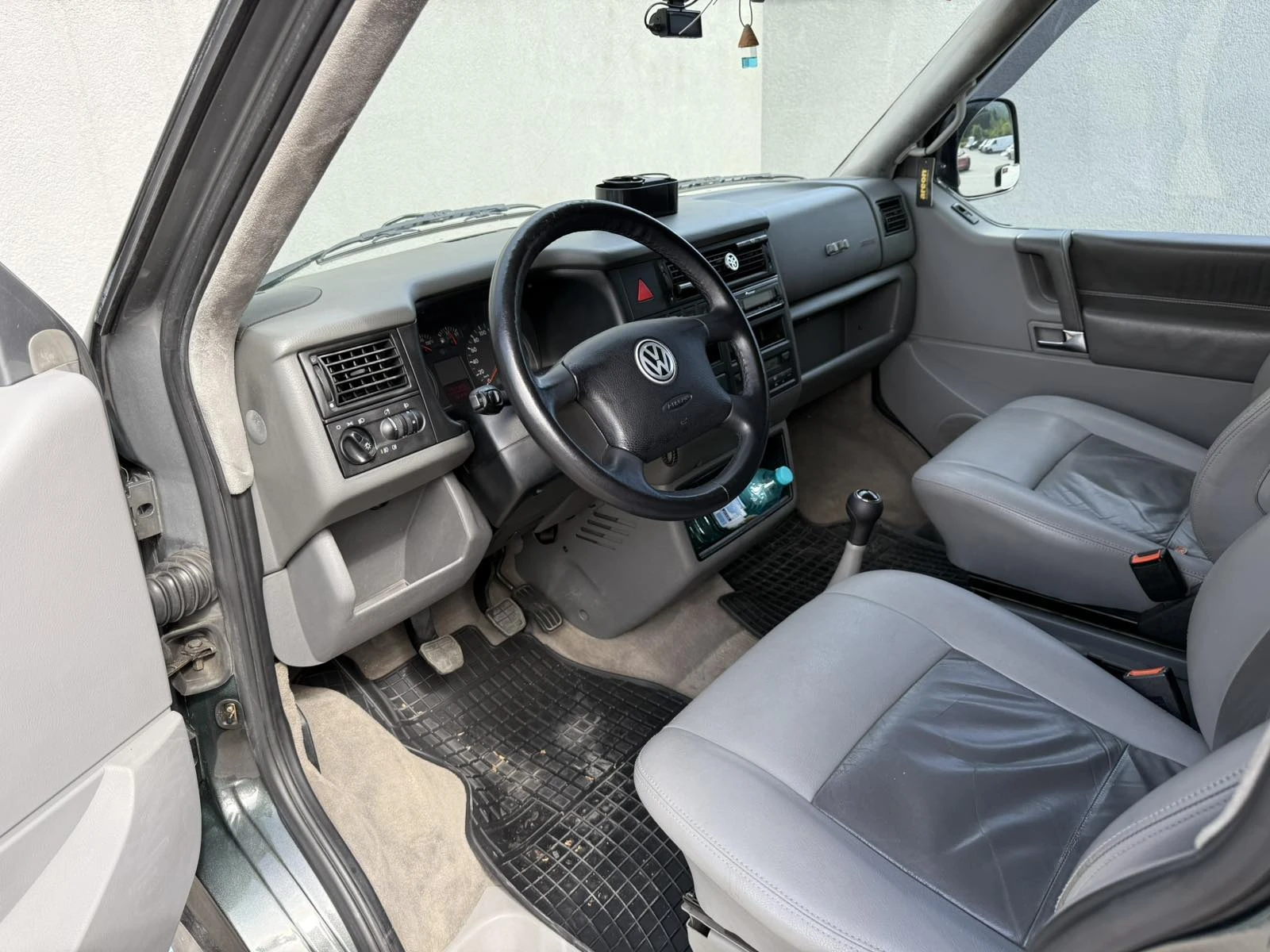 VW Multivan 2.5 TDI - изображение 10