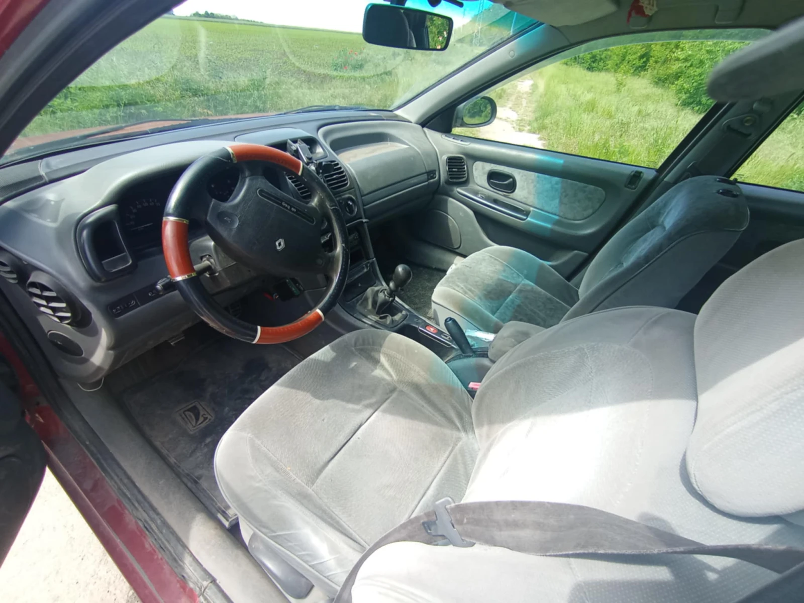 Renault Laguna  - изображение 7