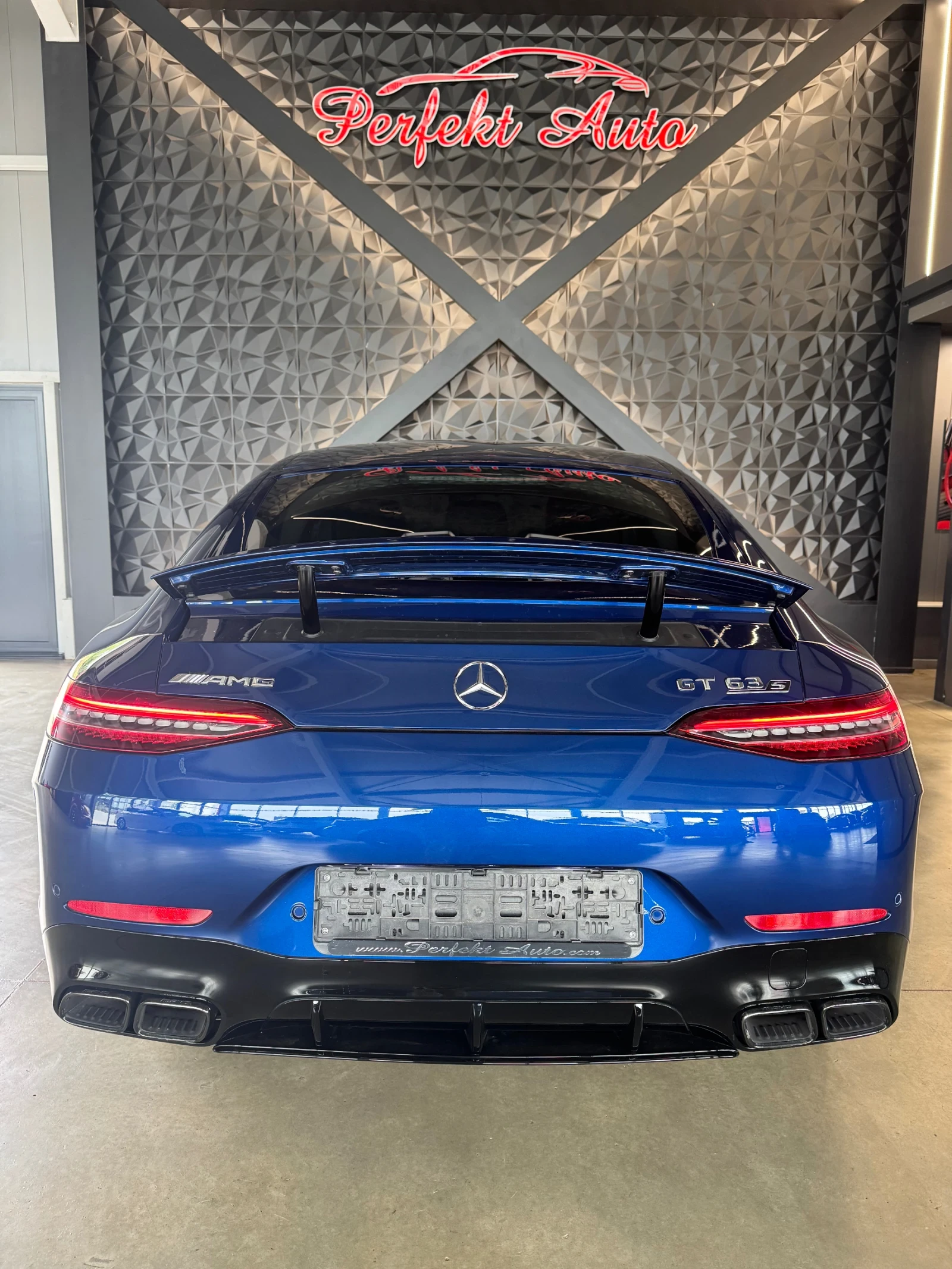 Mercedes-Benz GT 63s AMG 4 MATIC+ * BURMESTER* FULL Екстри* HEAD UP - изображение 4
