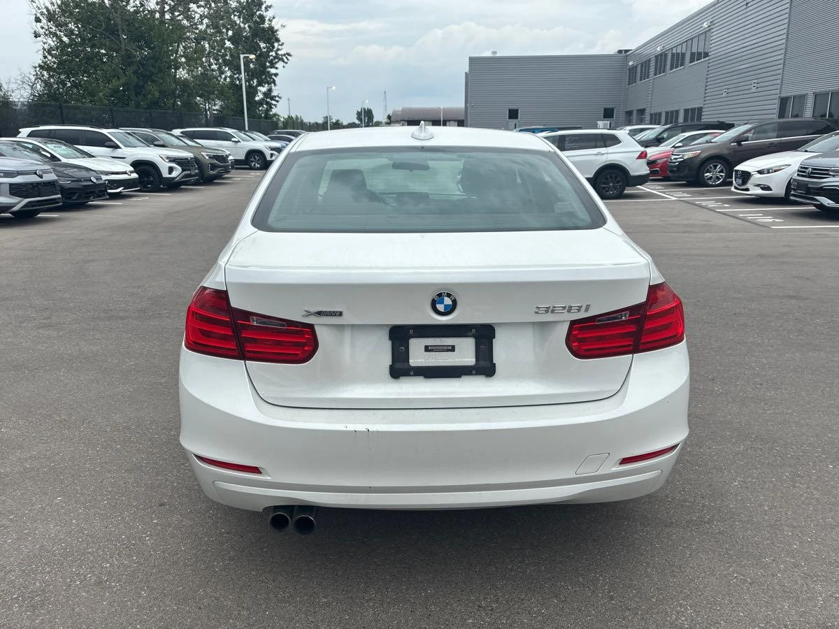 BMW 328 xDrive28i* Авто финансиране* Карфакс - изображение 4