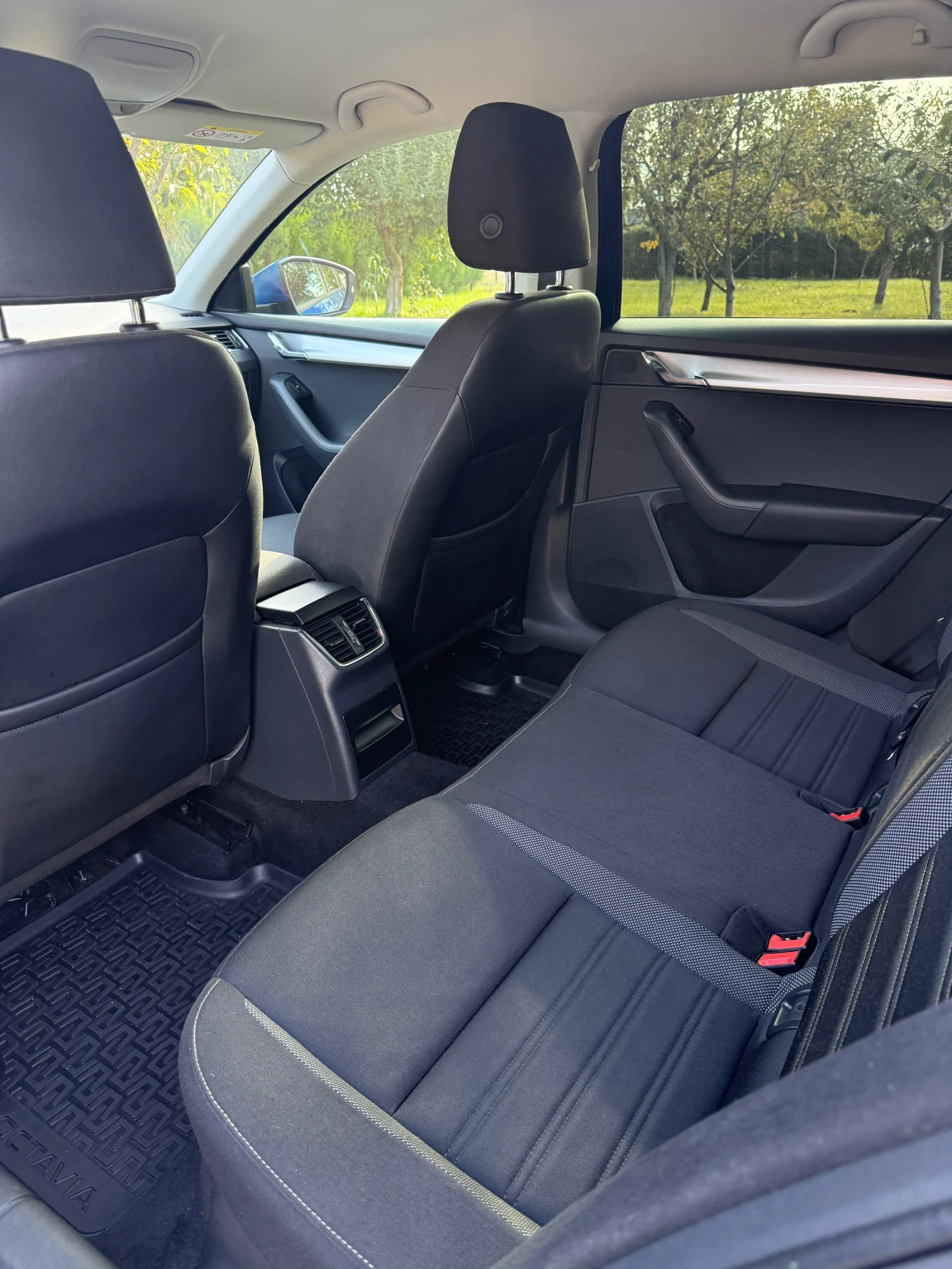 Skoda Octavia Skoda Octavia 1.5 G-TEC 131.. DSG  | Mobile.bg   11