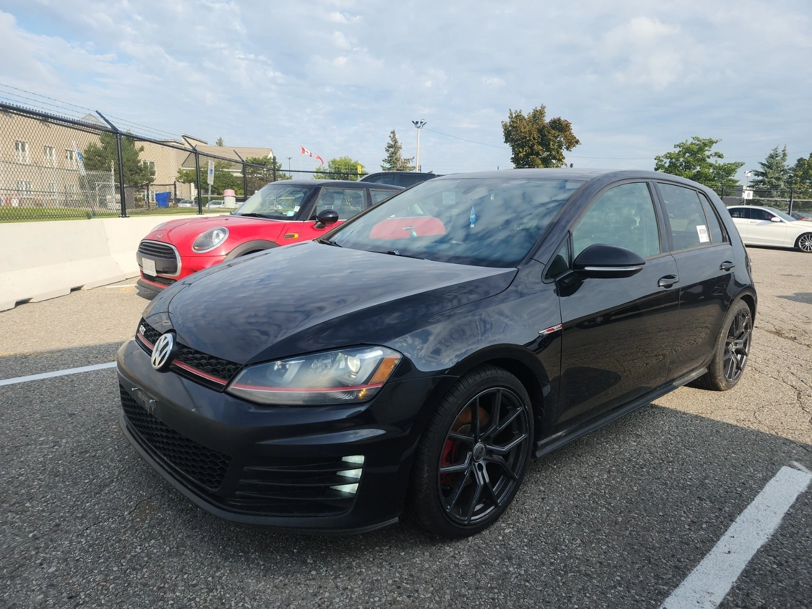 VW Golf GTI РЪЧНА* CARFAX * АвтоКредит * Цена до България* | Mobile.bg — изображение 1