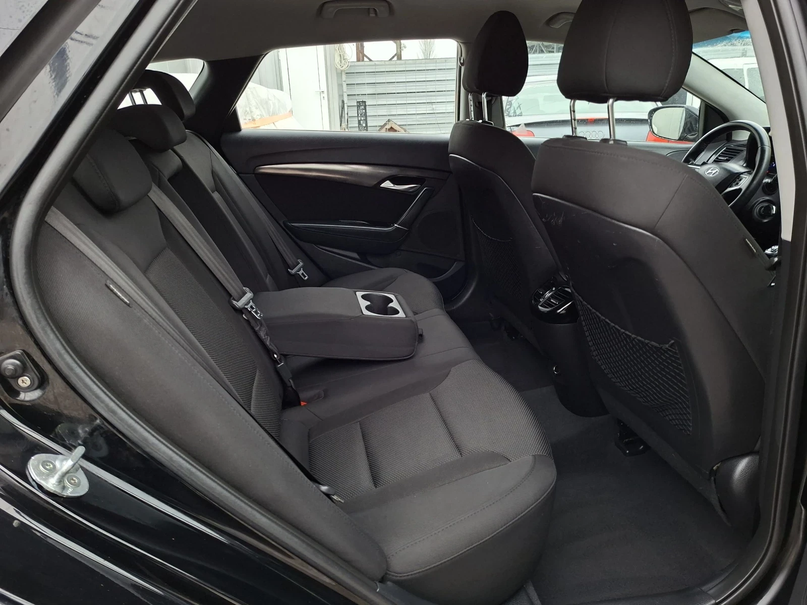 Hyundai I40 1.7D/196000км - изображение 4