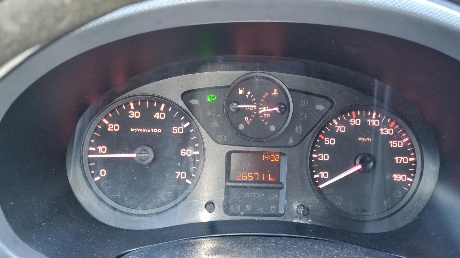 Peugeot Partner, снимка 6 - Автомобили и джипове - 53899356