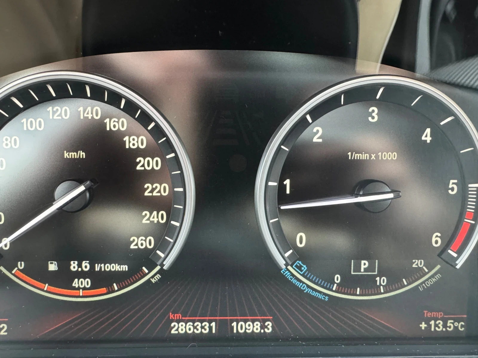 BMW 535 XD Distronic Soft Close ОБСЛУЖЕНА , снимка 11 - Автомобили и джипове - 54008374