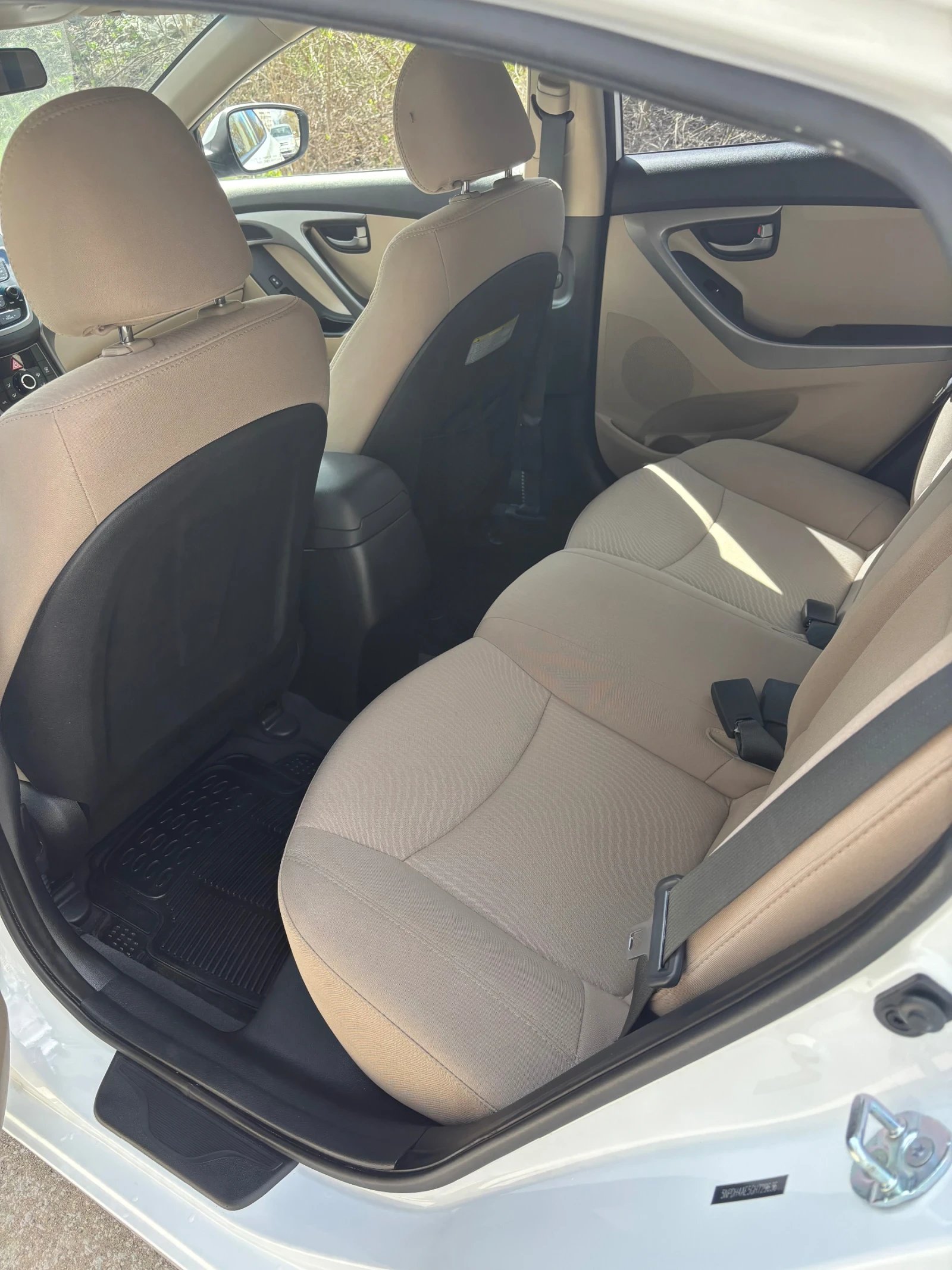 Hyundai Elantra, снимка 8 - Автомобили и джипове - 54145705