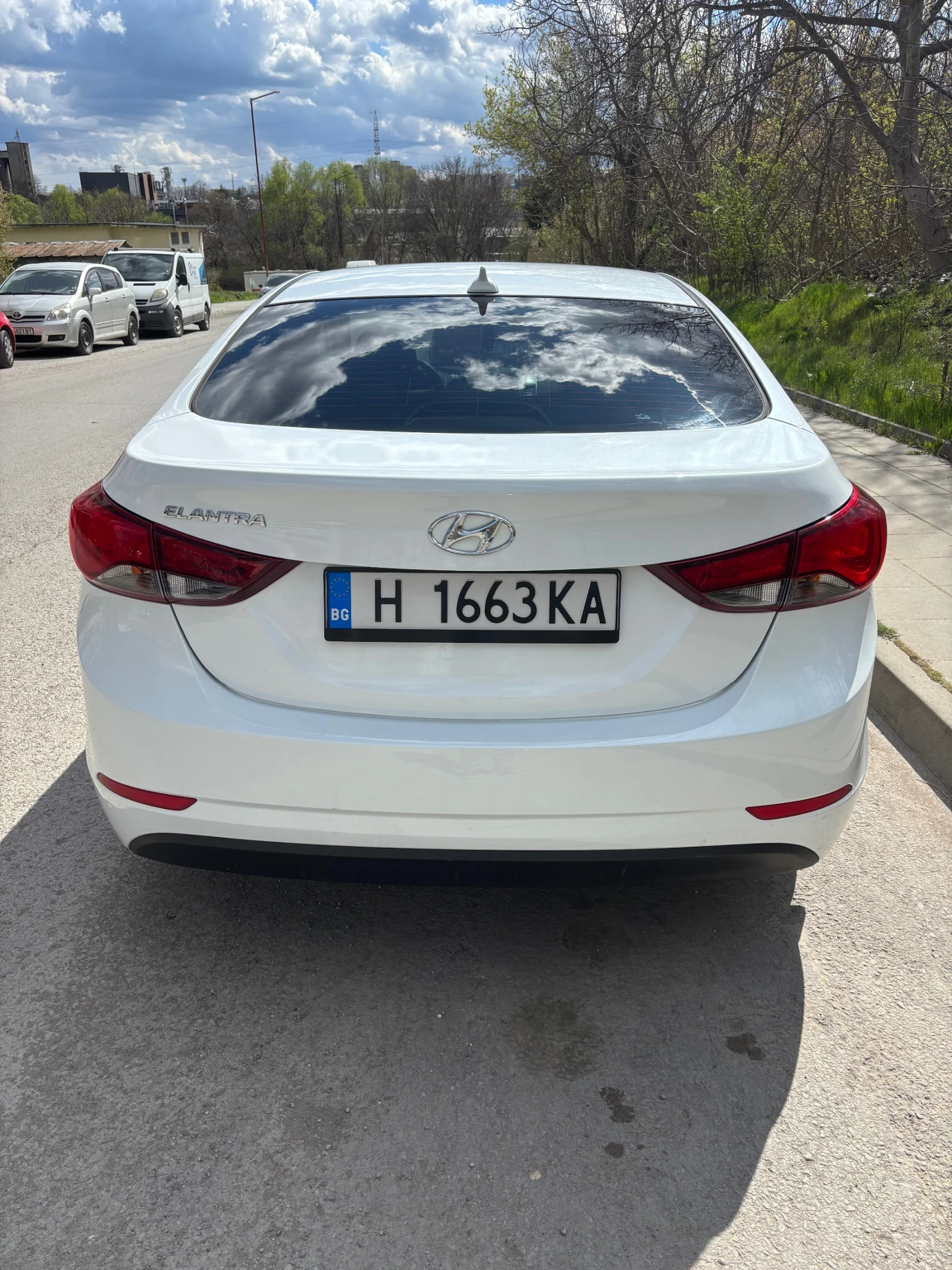 Hyundai Elantra, снимка 6 - Автомобили и джипове - 54145705