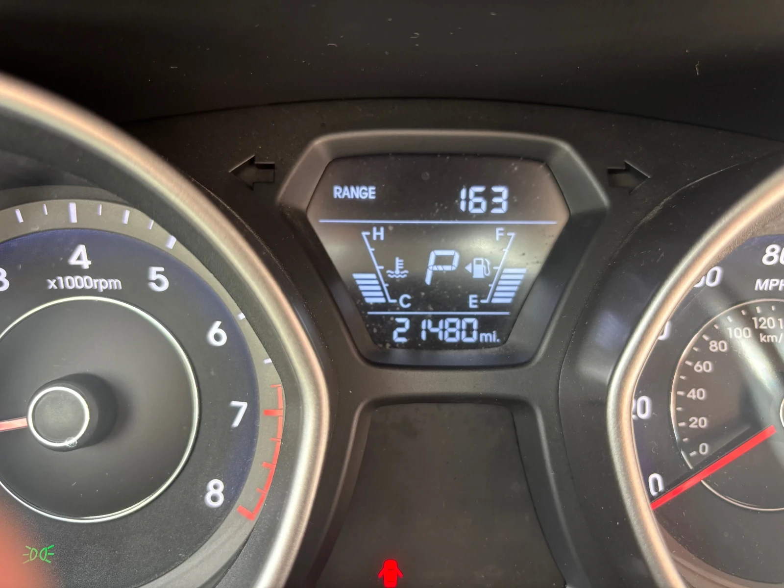 Hyundai Elantra, снимка 12 - Автомобили и джипове - 54145705