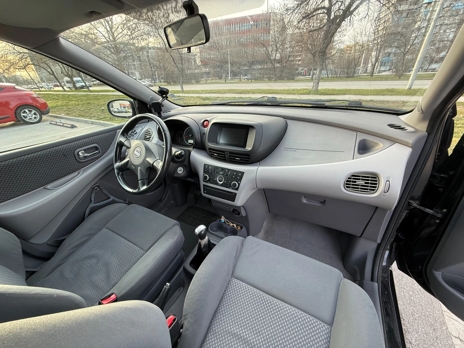 Nissan Almera tino, снимка 4 - Автомобили и джипове - 54375022