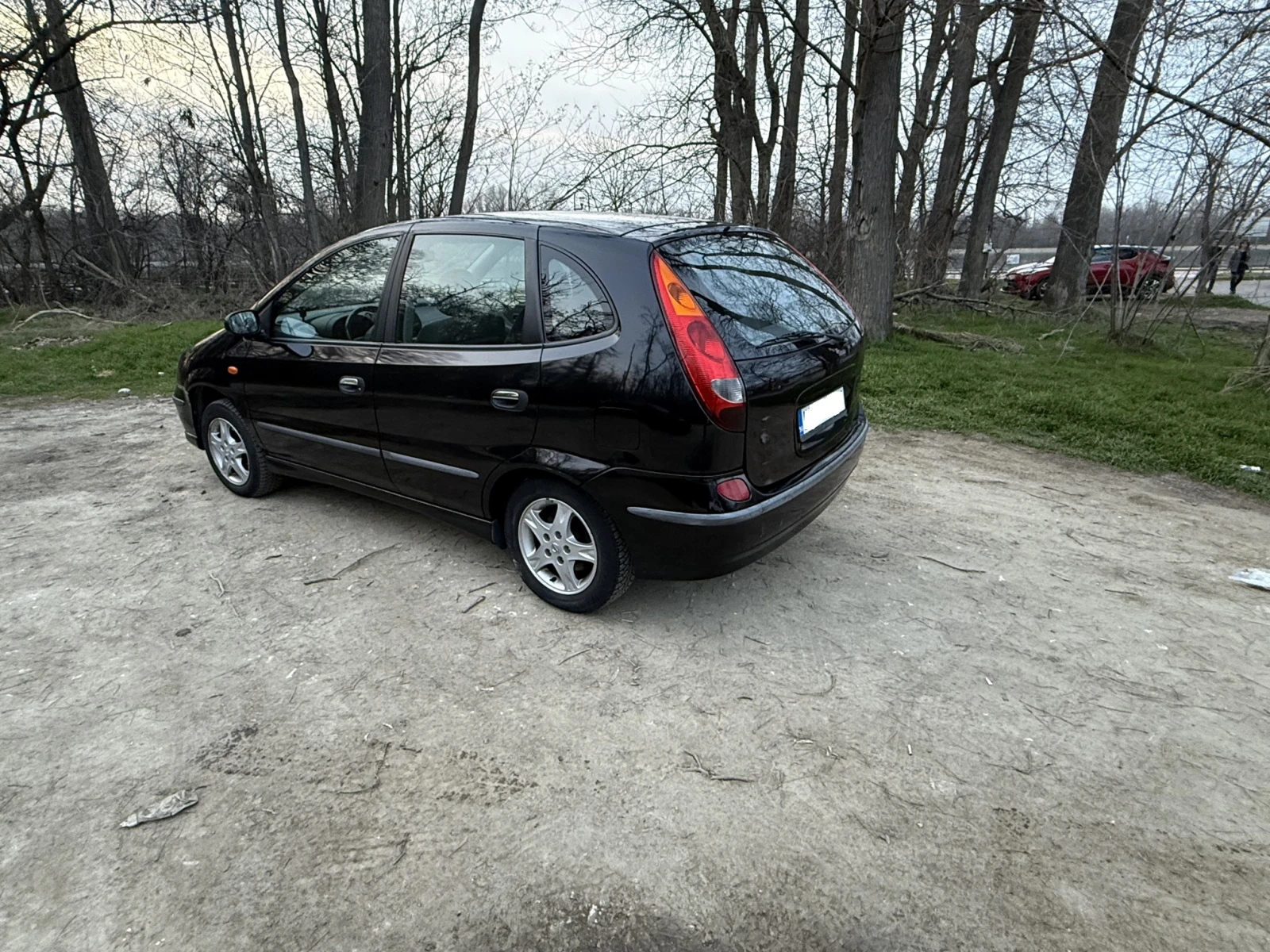Nissan Almera tino, снимка 12 - Автомобили и джипове - 54375022