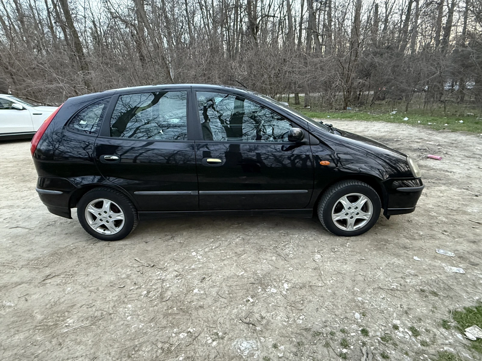 Nissan Almera tino, снимка 9 - Автомобили и джипове - 54375022