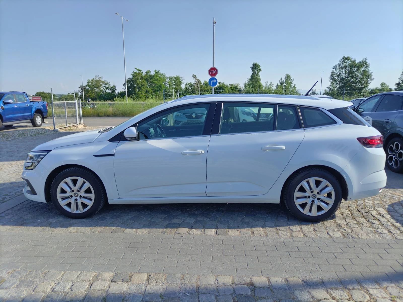 Renault Megane 1.5dCi/ 115к.с. КАПАРИРАН, снимка 7 - Автомобили и джипове - 55085418