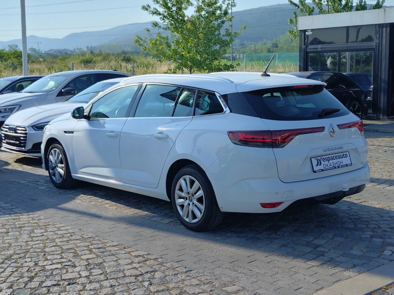 Renault Megane 1.5dCi/ 115к.с. КАПАРИРАН, снимка 4 - Автомобили и джипове - 55085418