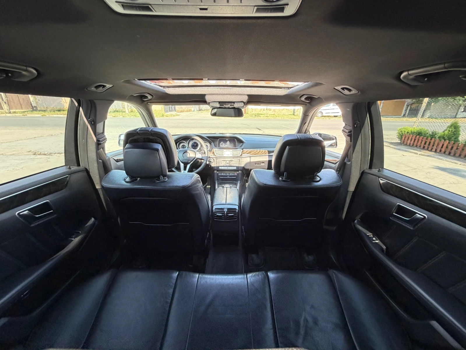 Mercedes-Benz E 220, снимка 7 - Автомобили и джипове - 55597346