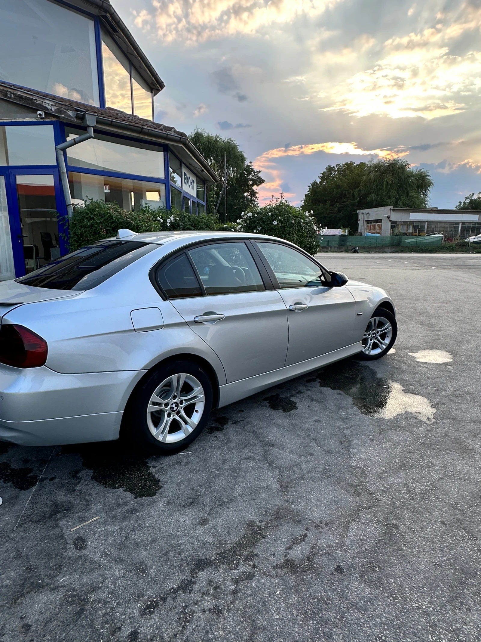 BMW 318 LPG, снимка 6 - Автомобили и джипове - 55995090