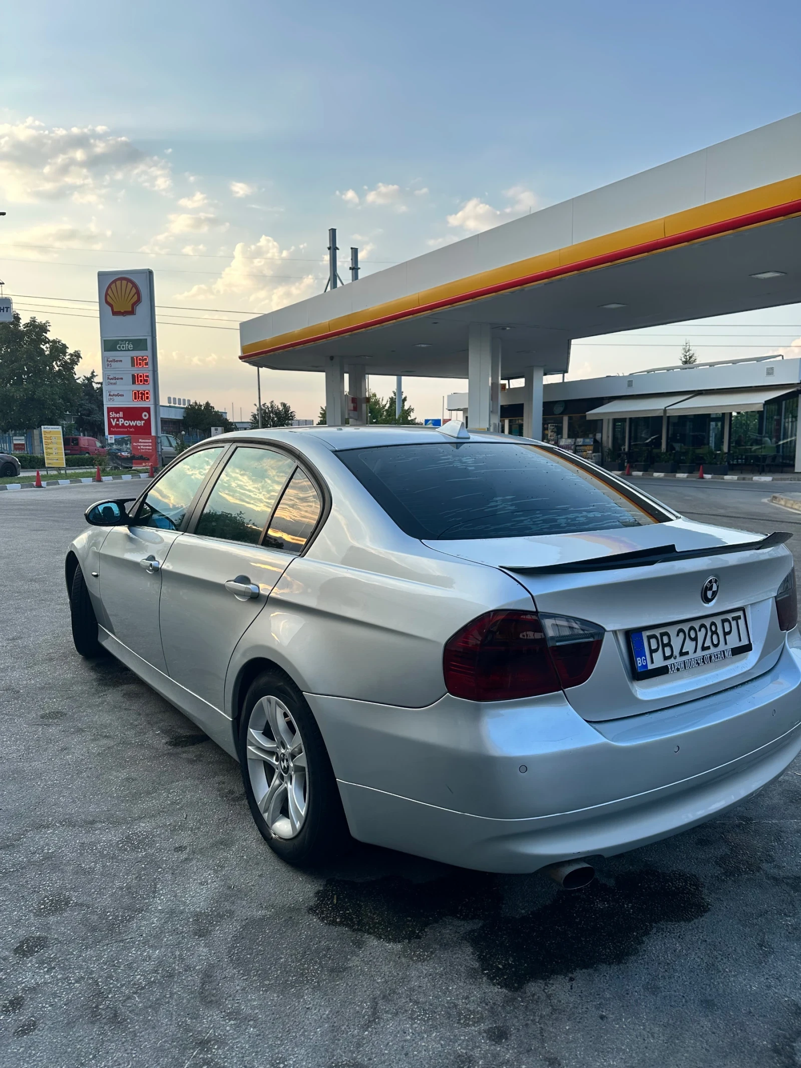 BMW 318 LPG, снимка 8 - Автомобили и джипове - 55995090
