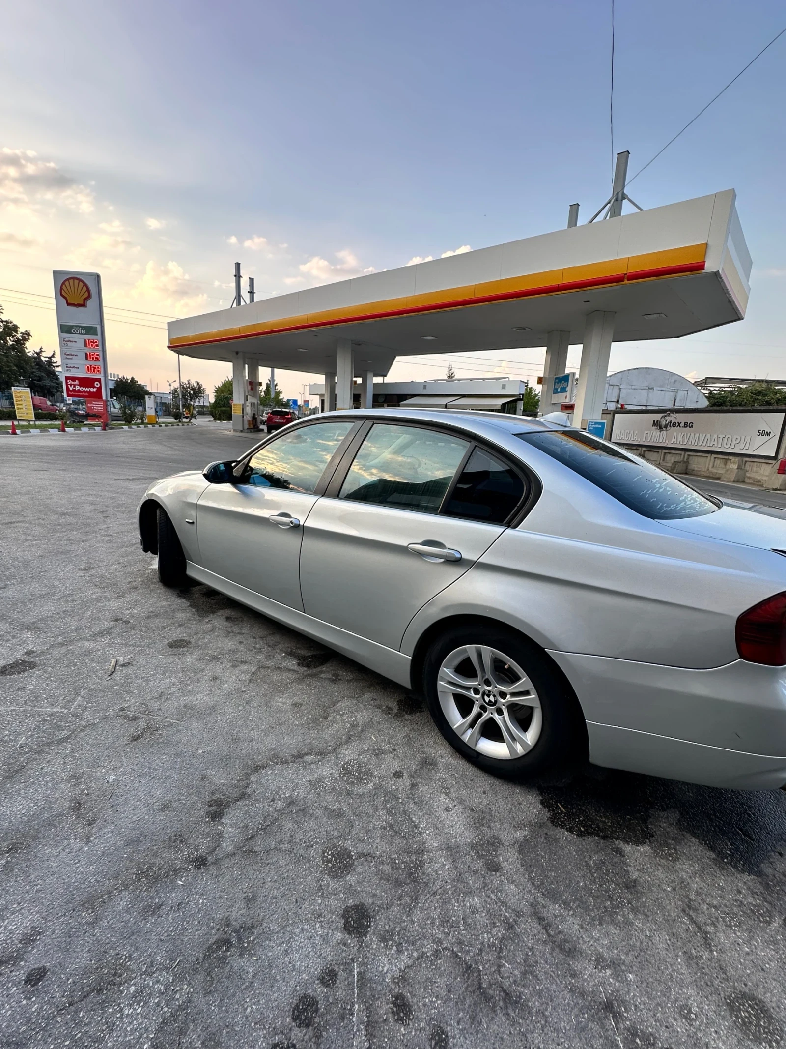 BMW 318 LPG, снимка 5 - Автомобили и джипове - 55995090