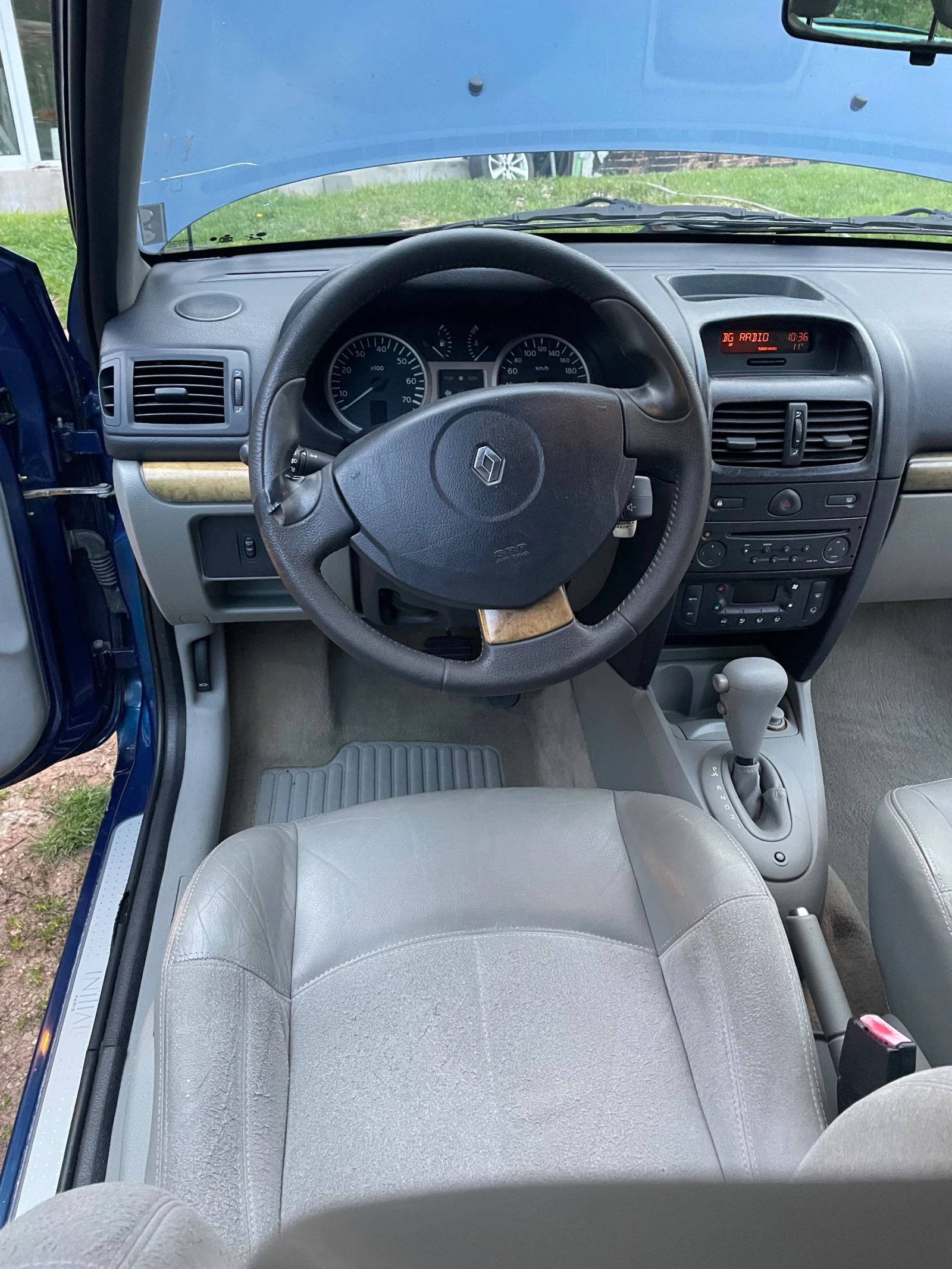Renault Clio 1.6 16v Автоматик Газ , снимка 6 - Автомобили и джипове - 56235754