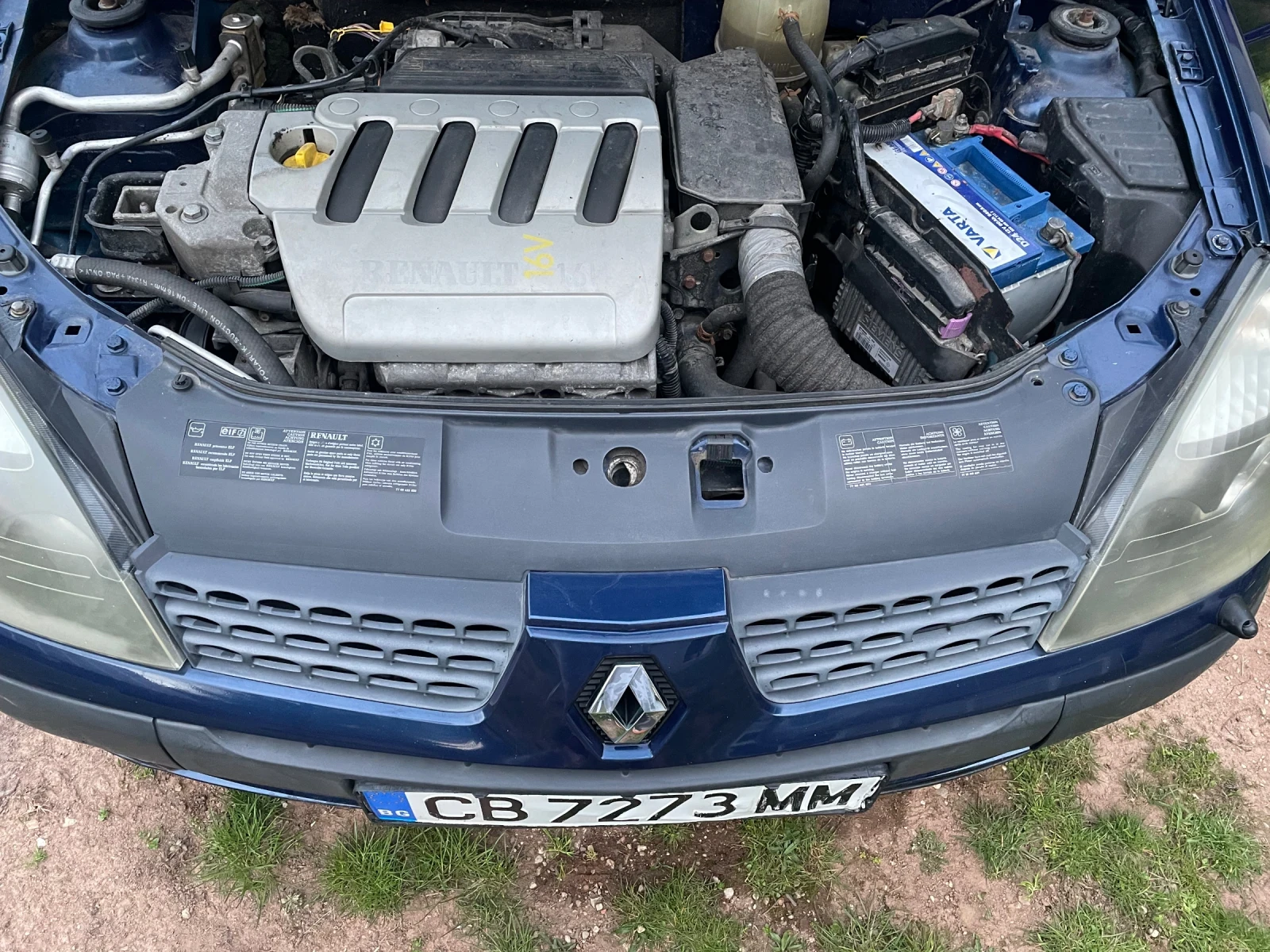 Renault Clio 1.6 16v Автоматик Газ , снимка 12 - Автомобили и джипове - 56235754