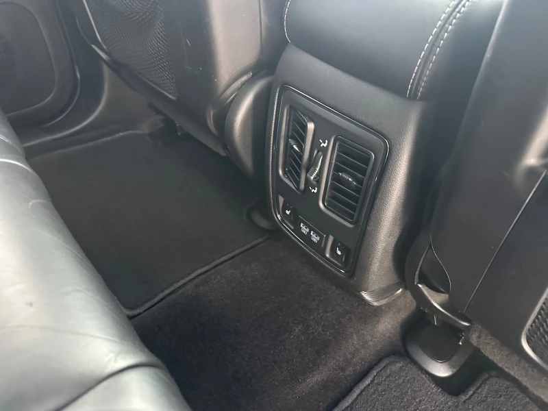 Jeep Grand cherokee 3.0D Overland  AWD, снимка 12 - Автомобили и джипове - 52126113