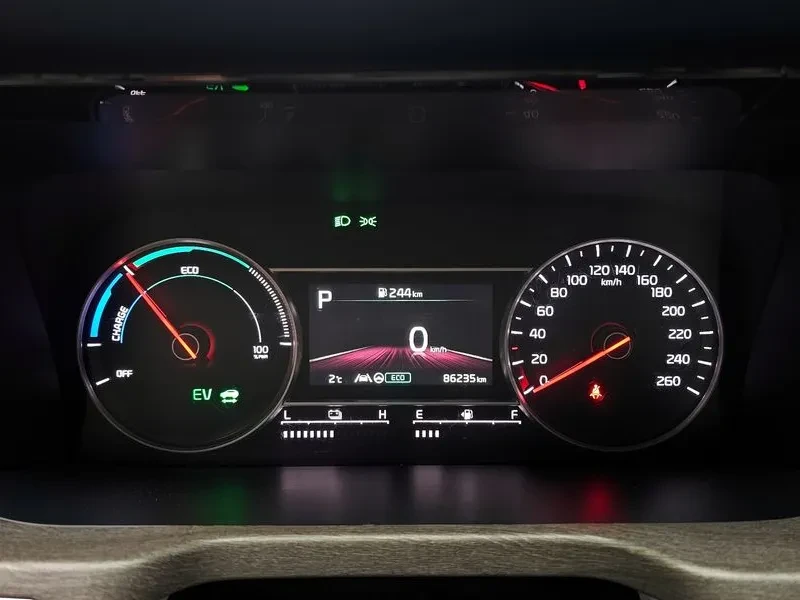 Kia Sorento 1.6 4Wd Prestige Choice - САМО 30% АВАНС!, снимка 8 - Автомобили и джипове - 55474579