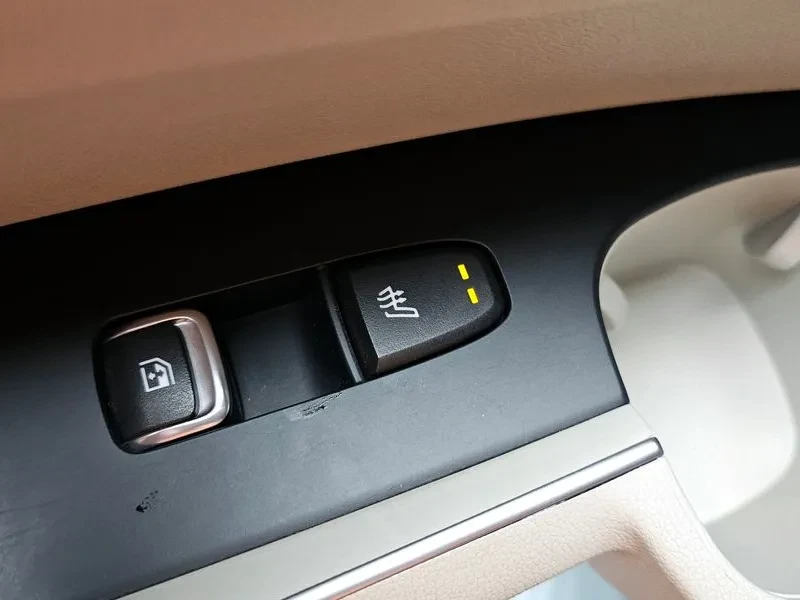 Kia Sorento 1.6 4Wd Prestige Choice - САМО 30% АВАНС!, снимка 17 - Автомобили и джипове - 55474579