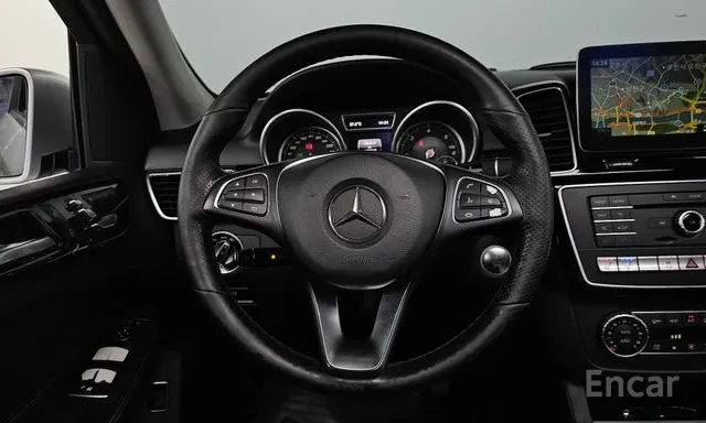 Mercedes-Benz GLE 350 D AMG Обдухване LED Панорама Airmatic, снимка 6 - Автомобили и джипове - 55674788
