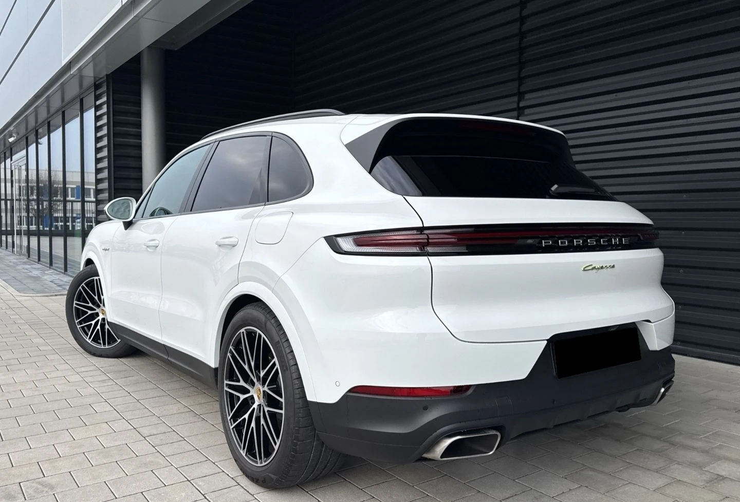Porsche Cayenne E-Hybrid = Panorama= Distronic Гаранция - изображение 3