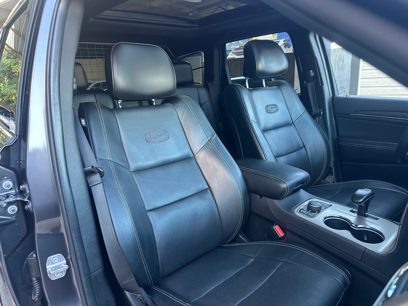 Jeep Grand cherokee 3.0D Overland  AWD - изображение 9