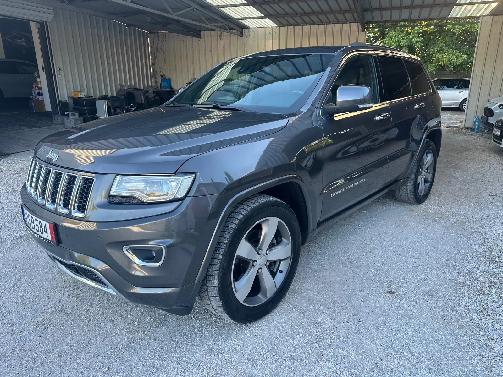 Jeep Grand cherokee 3.0D Overland  AWD - изображение 5