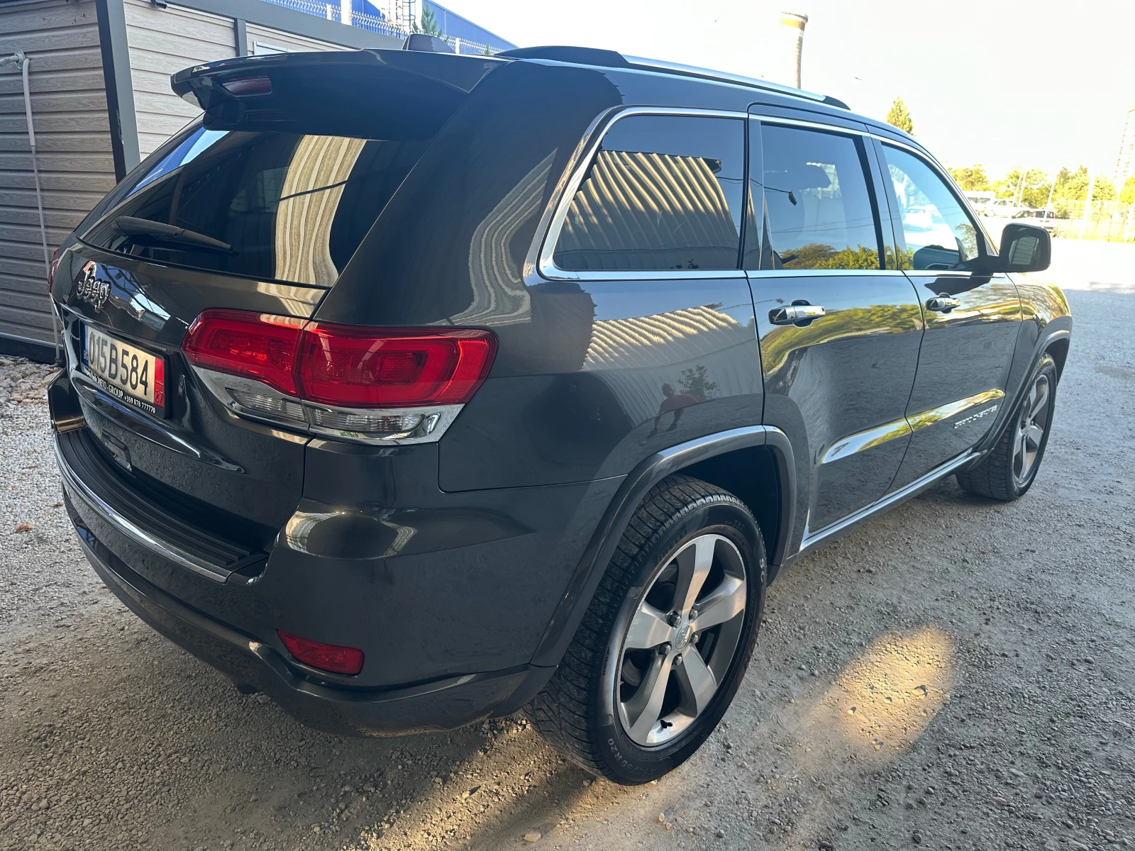 Jeep Grand cherokee 3.0D Overland  AWD - изображение 3